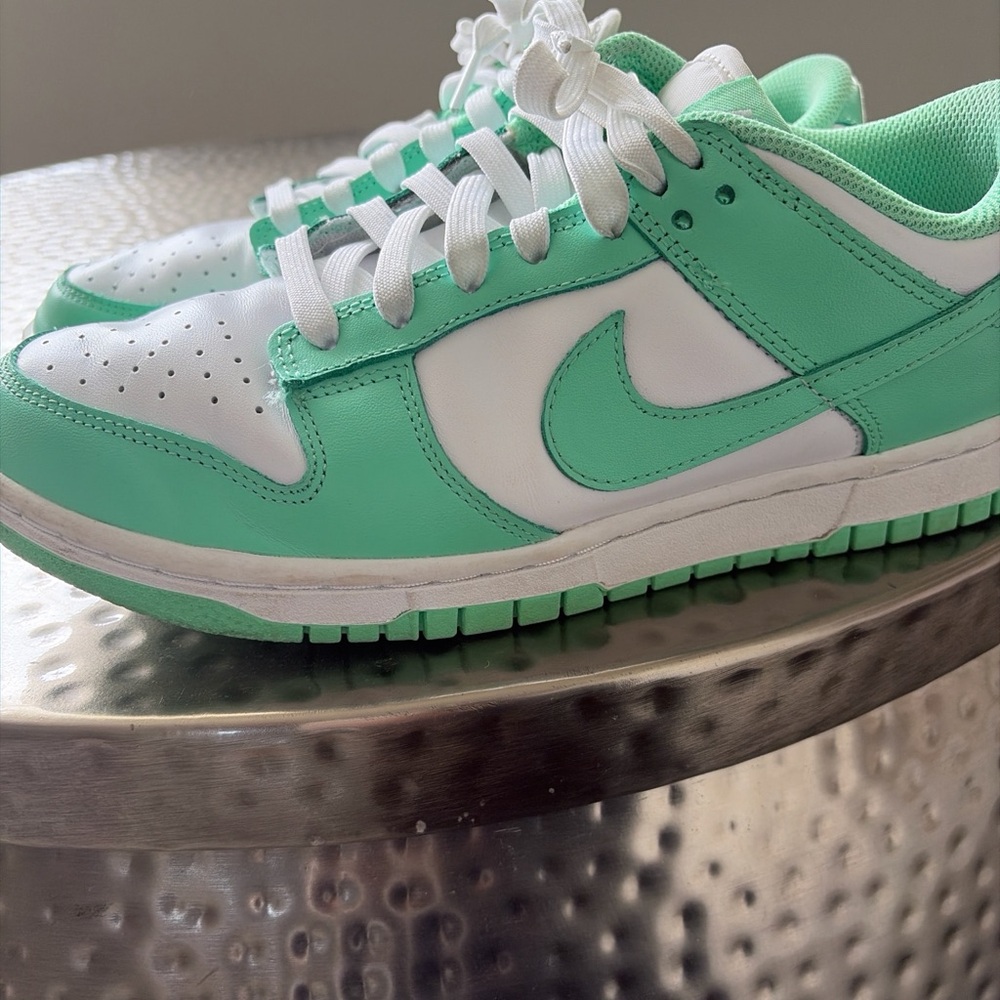 Nike Low-Top Sneakers in White & Mint - Picture 2 of 4